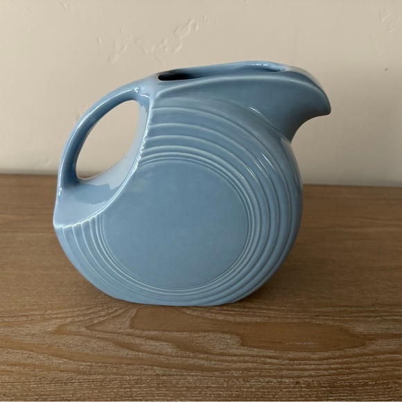 Fiesta Periwinkle Large Disk Pitcher - Picture 4 of 7